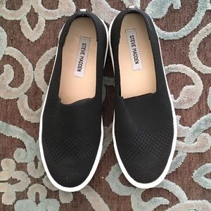 Steve Madden 9.5 mesh slip on